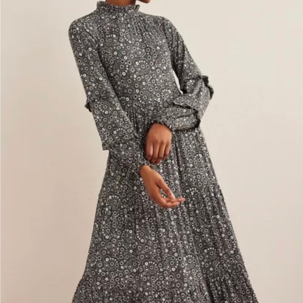 Price drop! Beautiful Bowden Dress. Brand NEW. Size 16/18